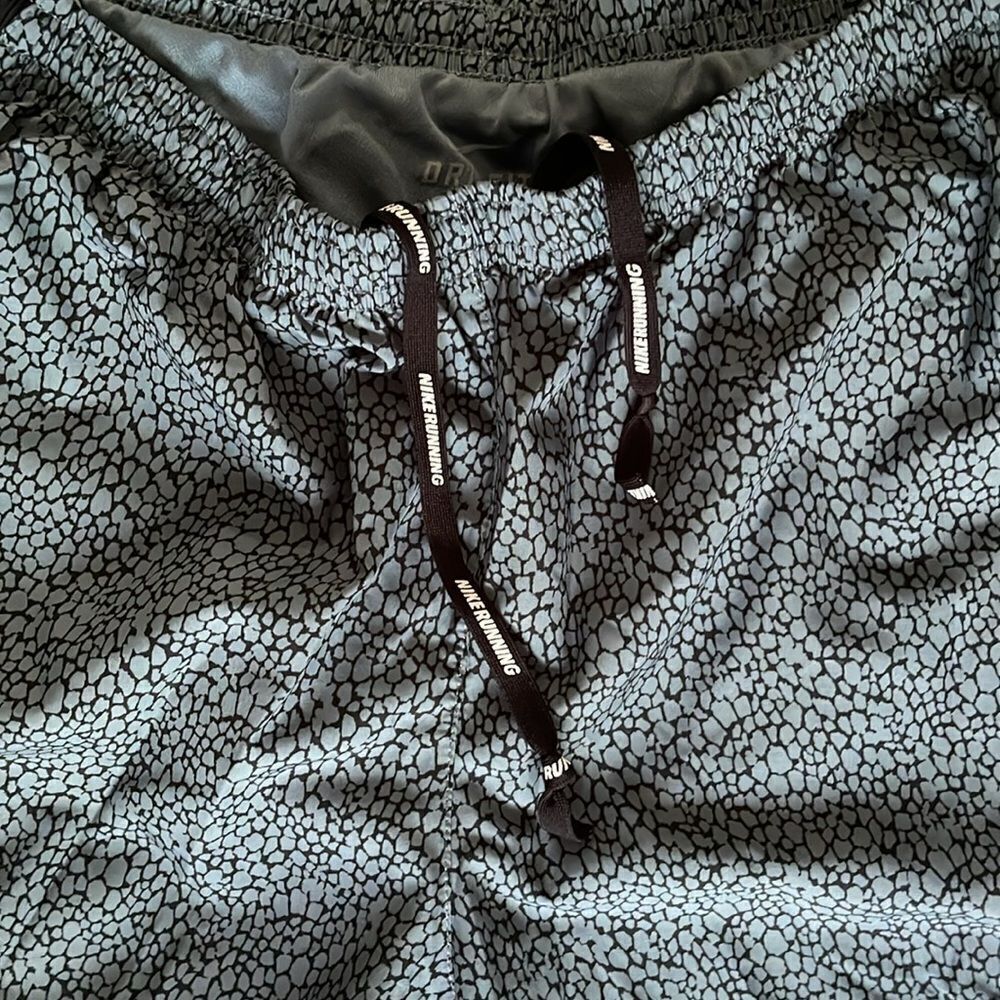 Nike Running Dri-Fit Shorts - Picture 3 of 5